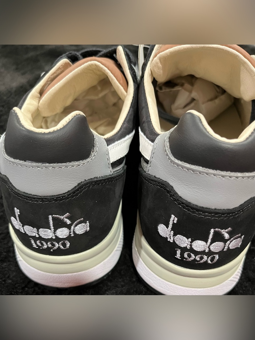 Diadora Logo Detail Sneakers in Gray & White - Picture 5 of 6